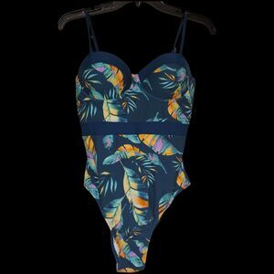 Cupshire One Piece Swimsuit Size Large